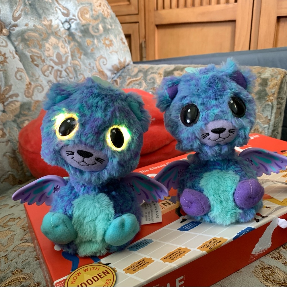 2 Hatchimals Surprise Peacat Interactive creatures toys